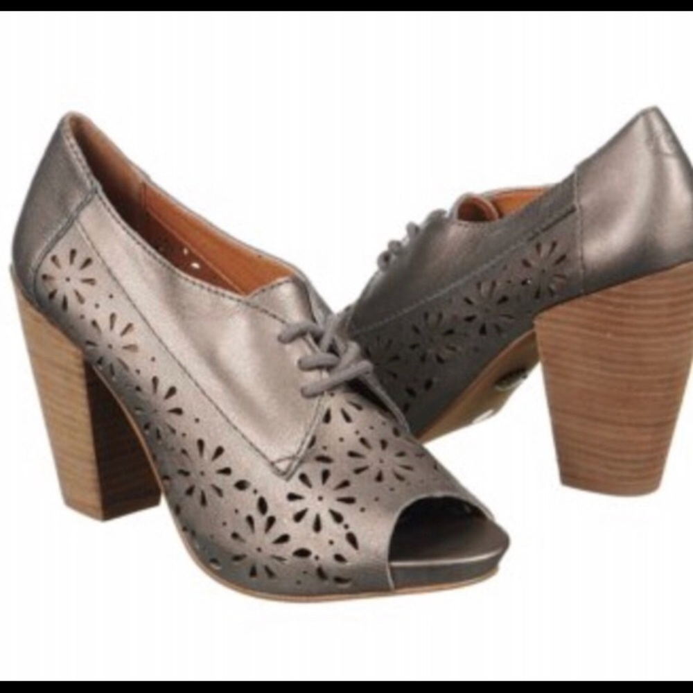 Lucky Brand Silver Leather Heel LK Peony Oxford 8.5